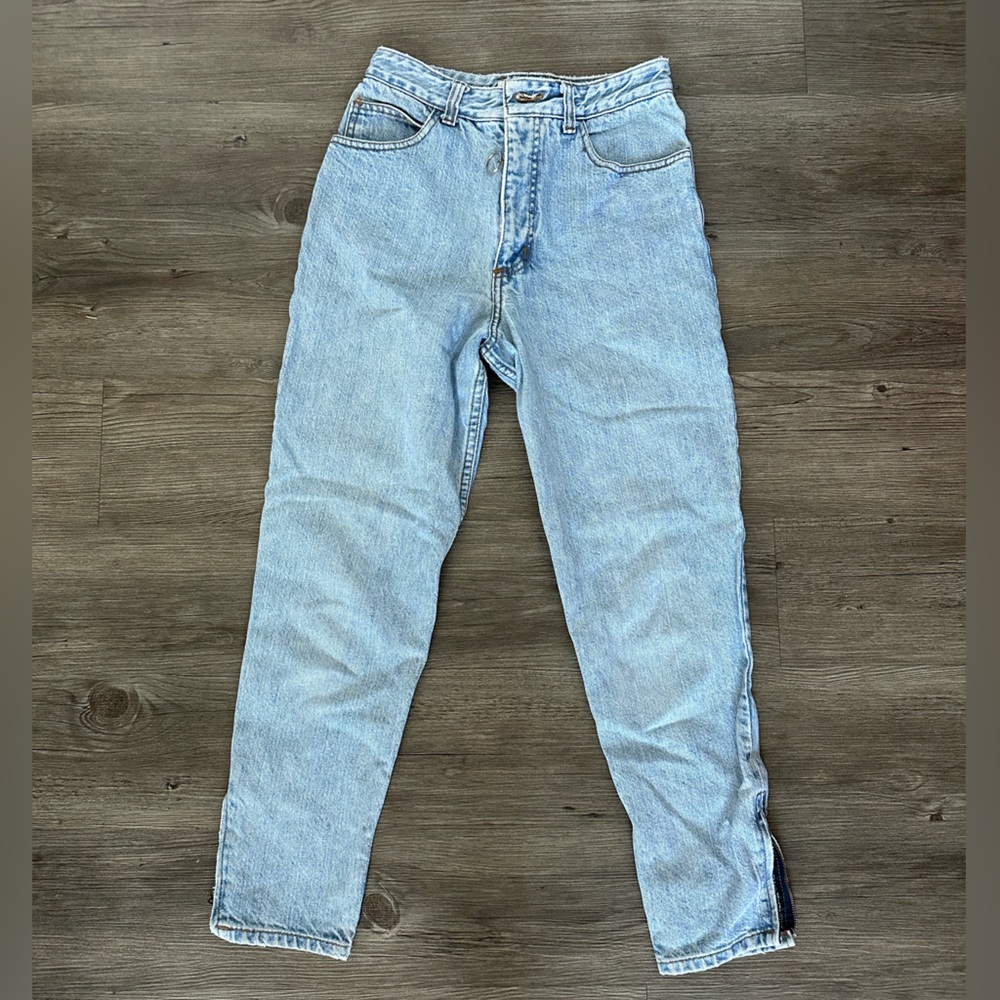 GUESS (A Georges Marciano Design) Women’s Jeans - LIKE NEW